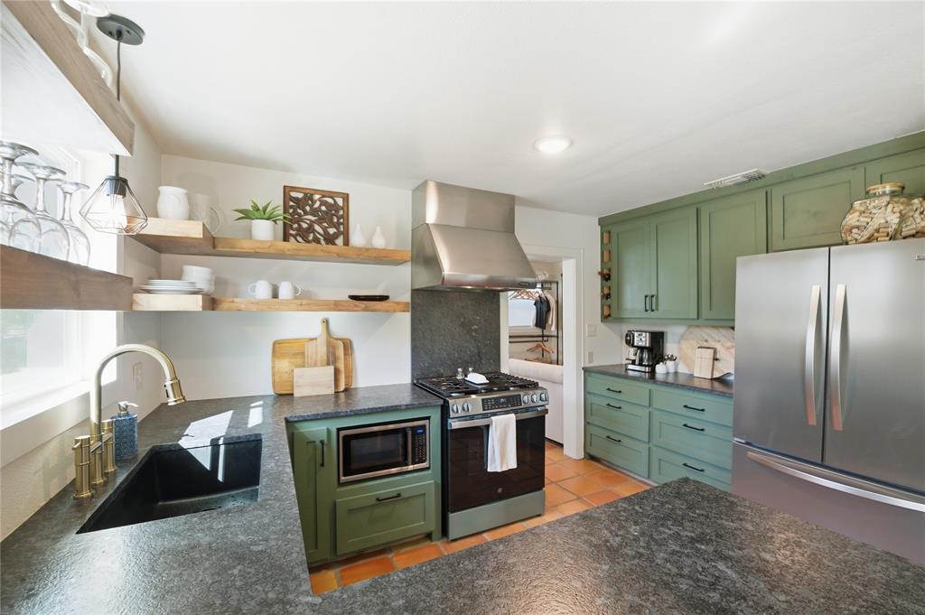 504 Fannin Street Property Photo 1