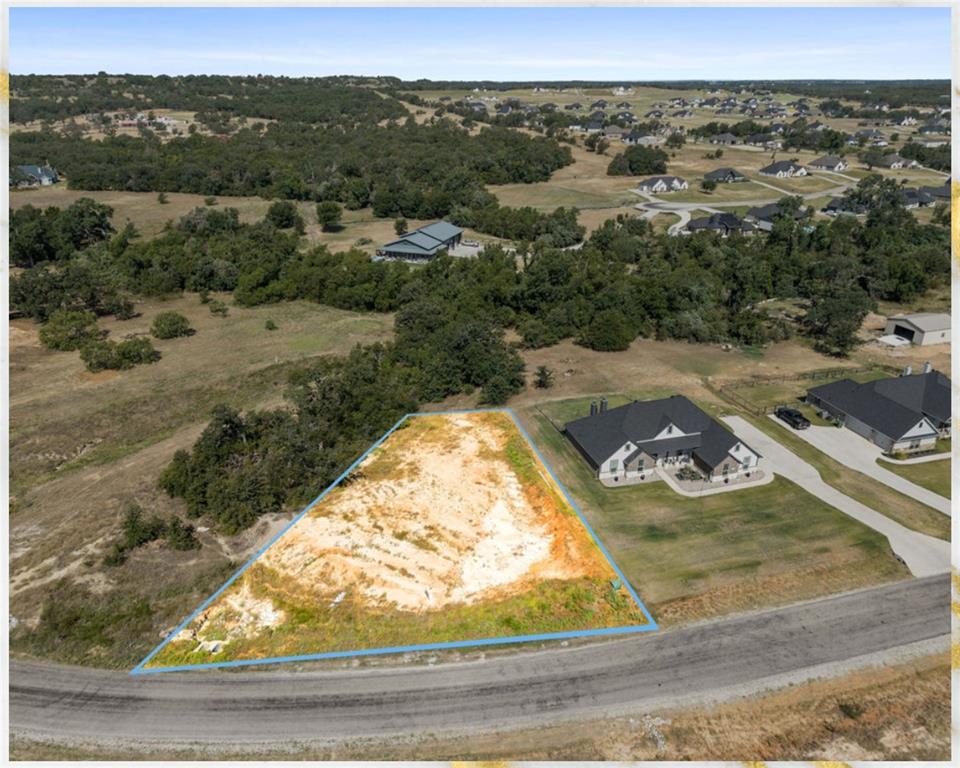 1077 Gonzollas Road Property Photo 2