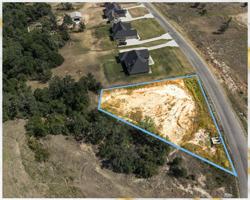1077 Gonzollas Road Property Photo 3