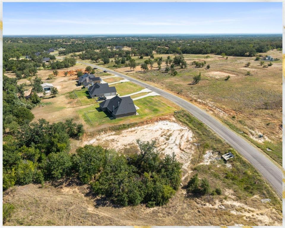 1077 Gonzollas Road Property Photo 11