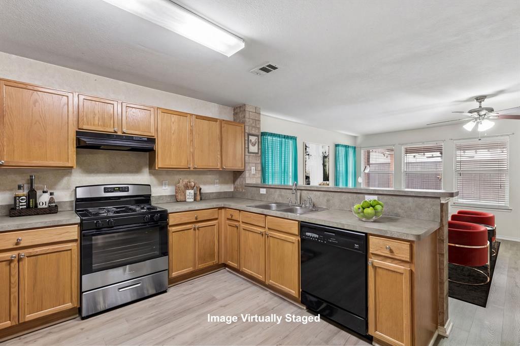 12332 Foothill Lane Property Photo 5