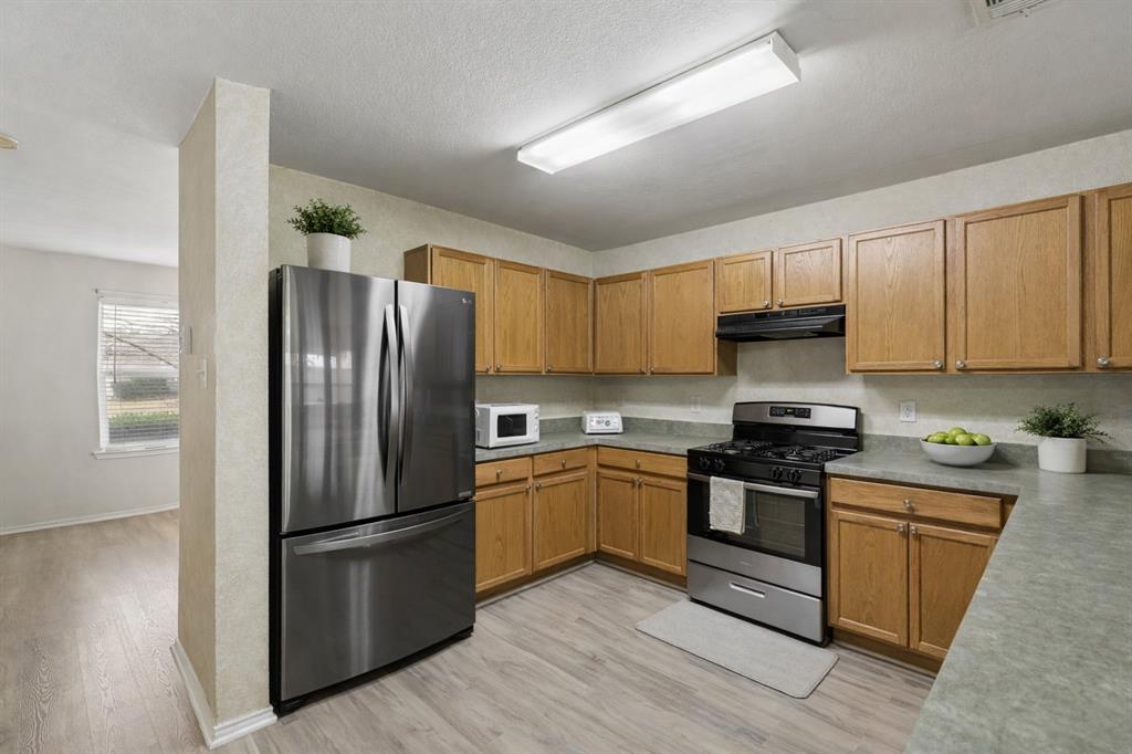 12332 Foothill Lane Property Photo 6