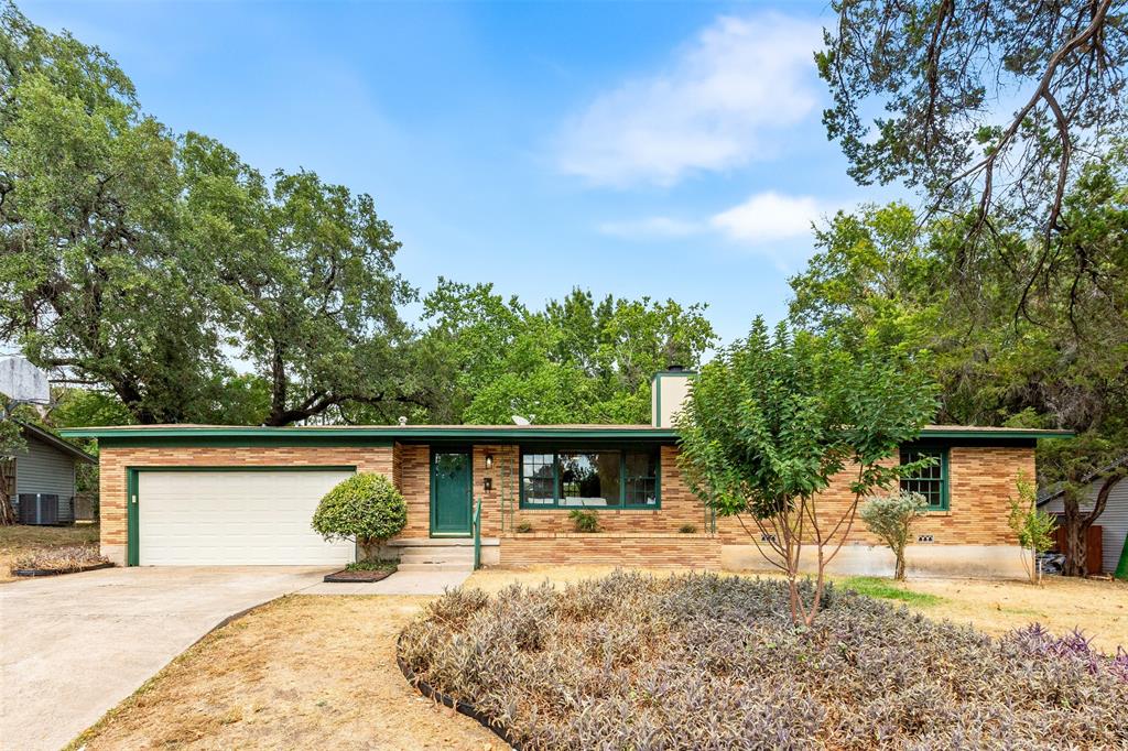 4601 Robinwood Drive Property Photo 1