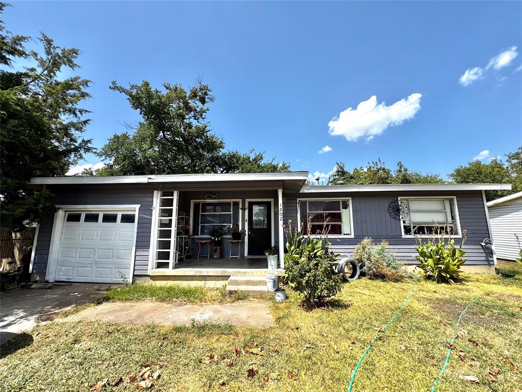 1202 Huddleston Drive Property Photo 1