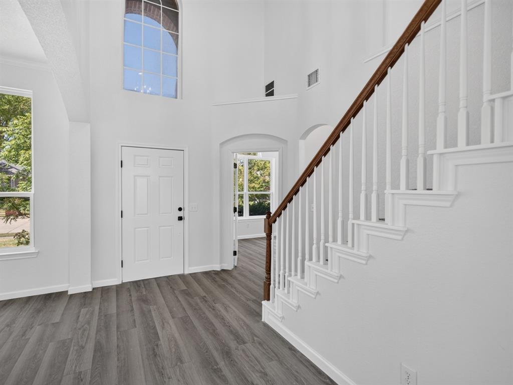 1712 Elm Spring Court Property Photo 4