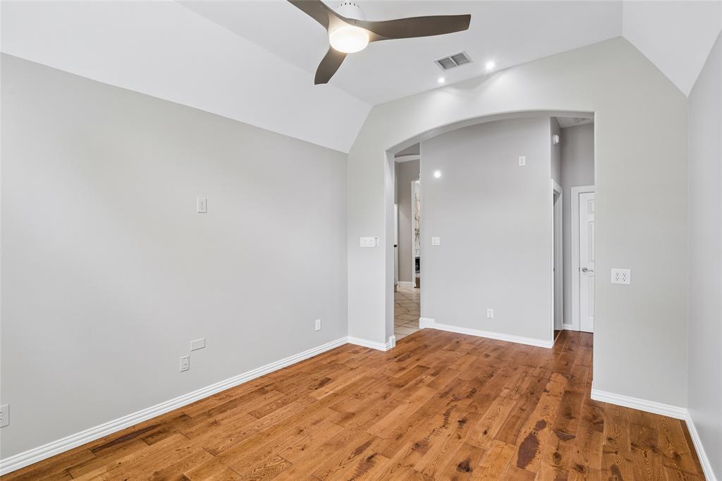 2233 Lakeway Drive Property Photo 8