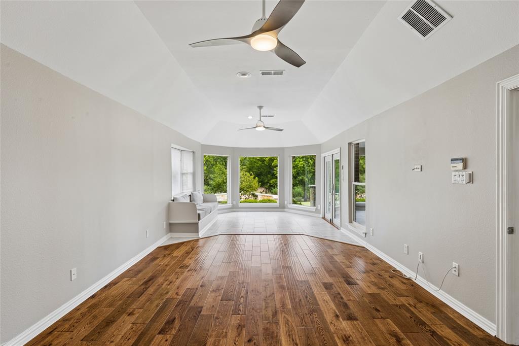 2233 Lakeway Drive Property Photo 20