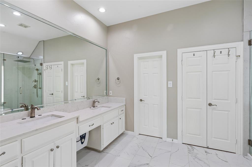 2233 Lakeway Drive Property Photo 23
