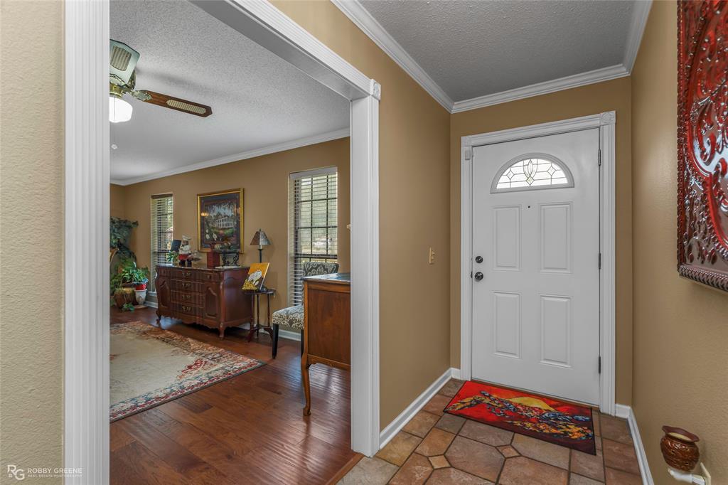 4614 Parkridge Drive Property Photo 2
