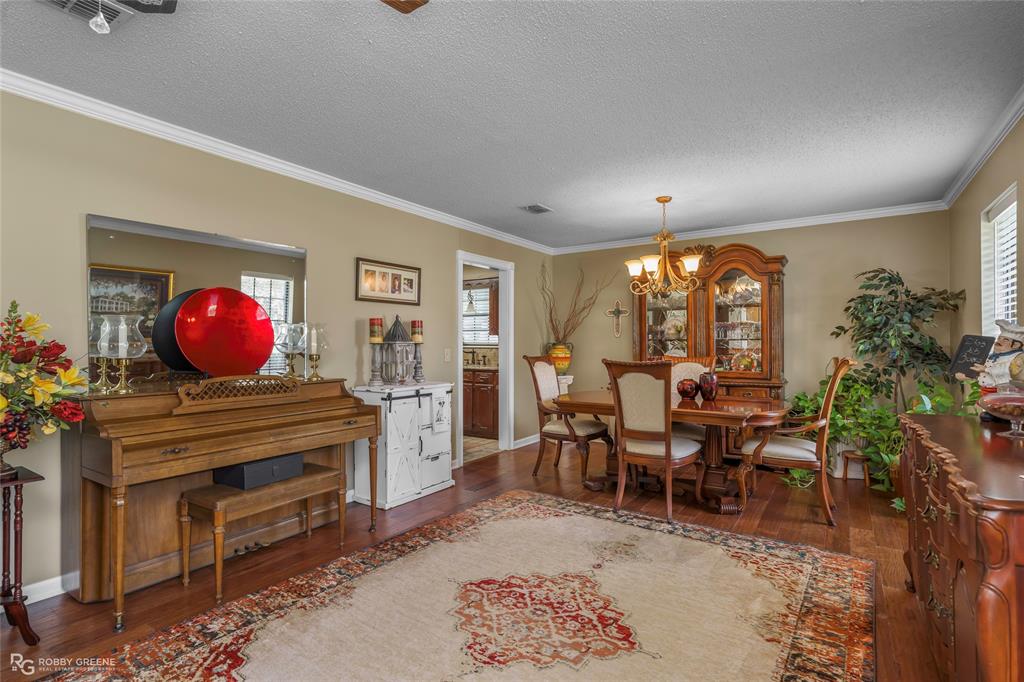 4614 Parkridge Drive Property Photo 3