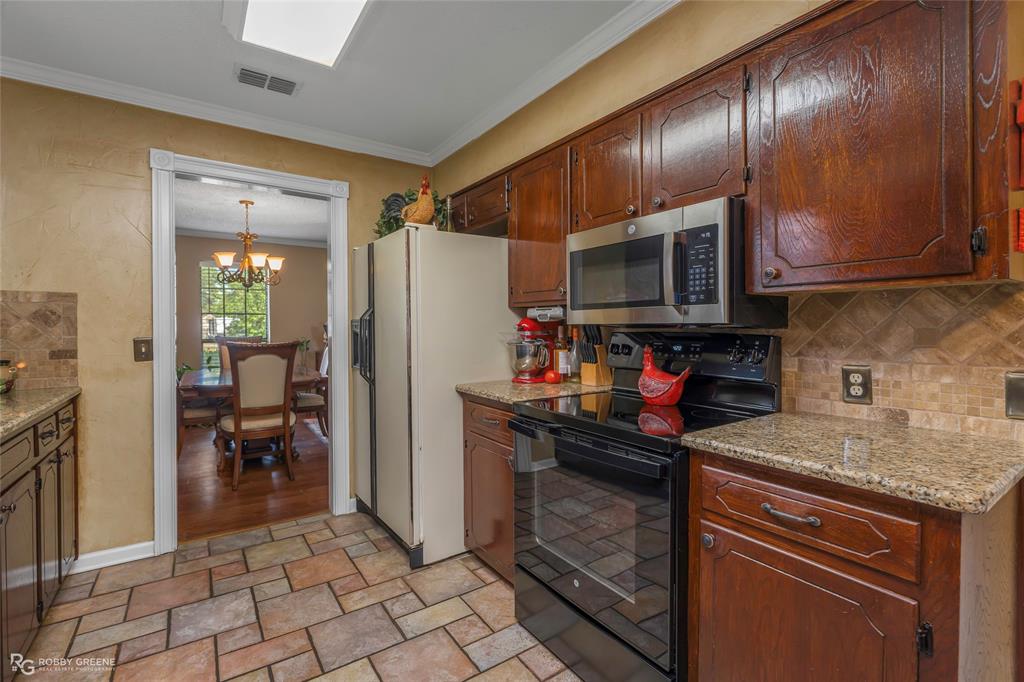 4614 Parkridge Drive Property Photo 5