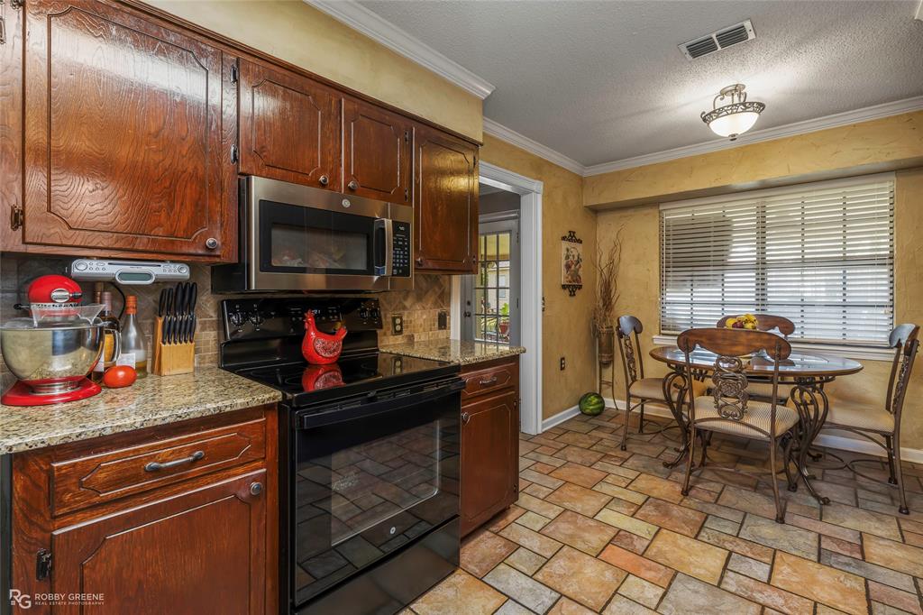 4614 Parkridge Drive Property Photo 6