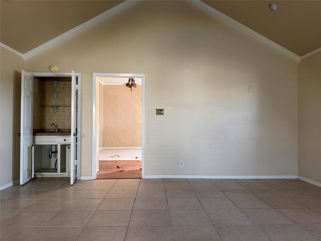 249 N Bay Drive Property Photo 7