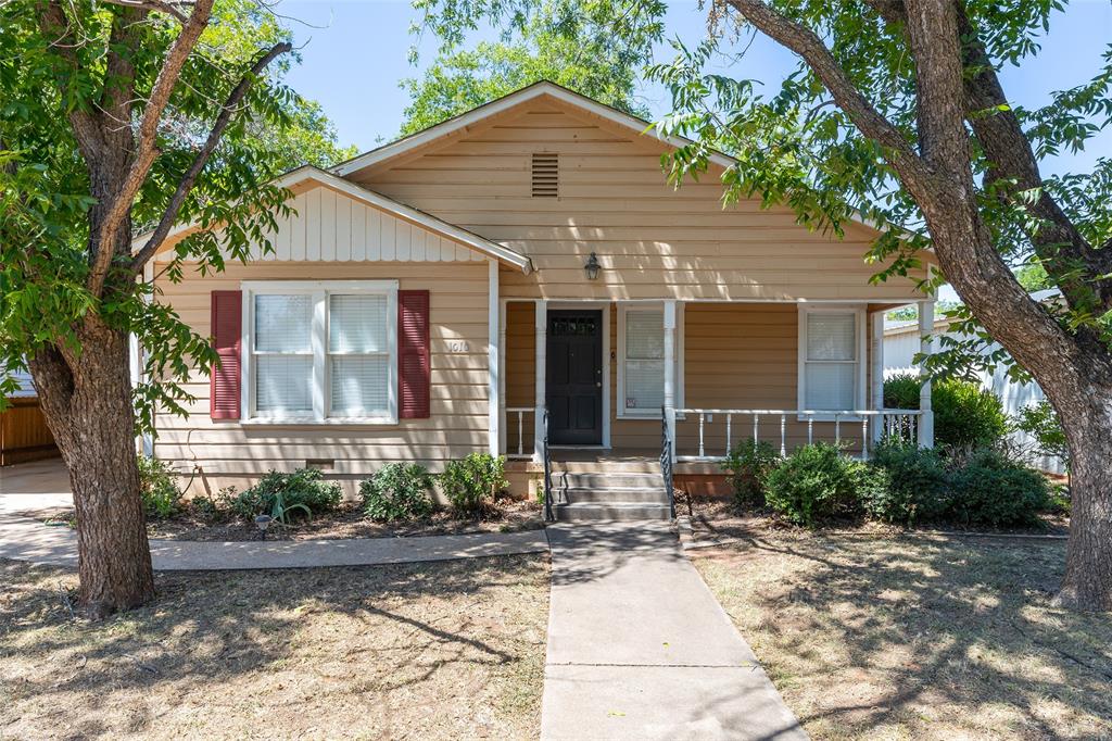 1010 Albany Street Property Photo 1