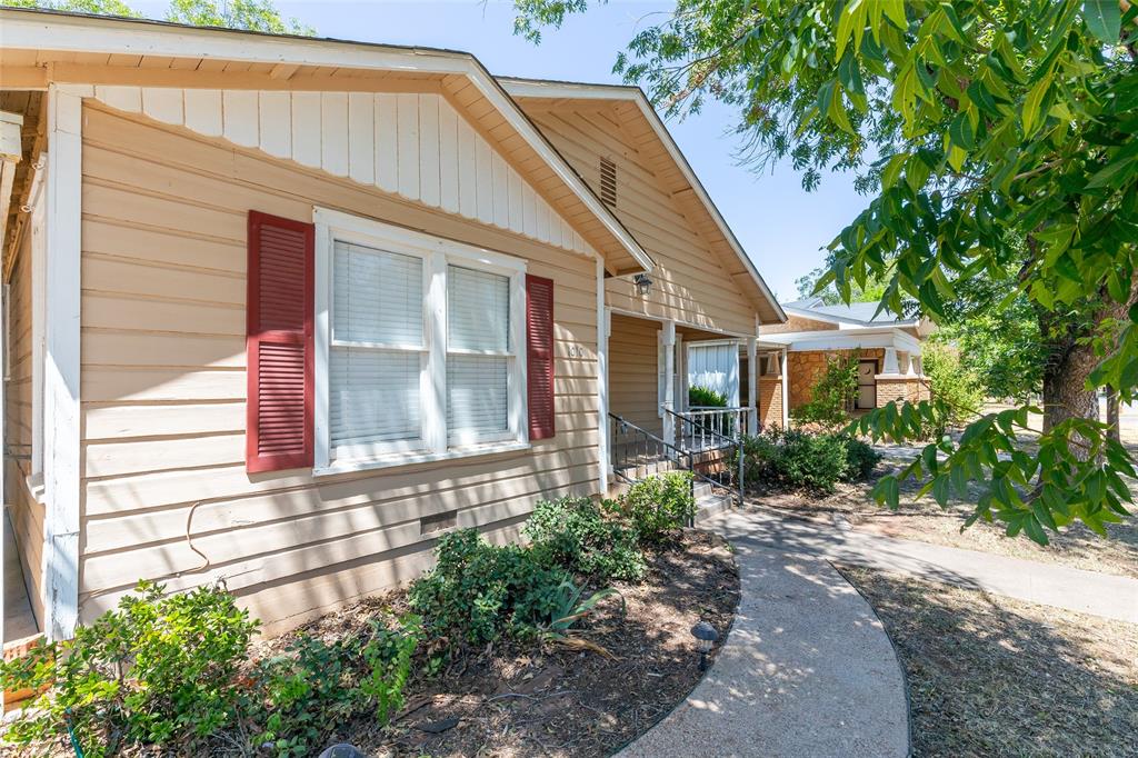 1010 Albany Street Property Photo 4