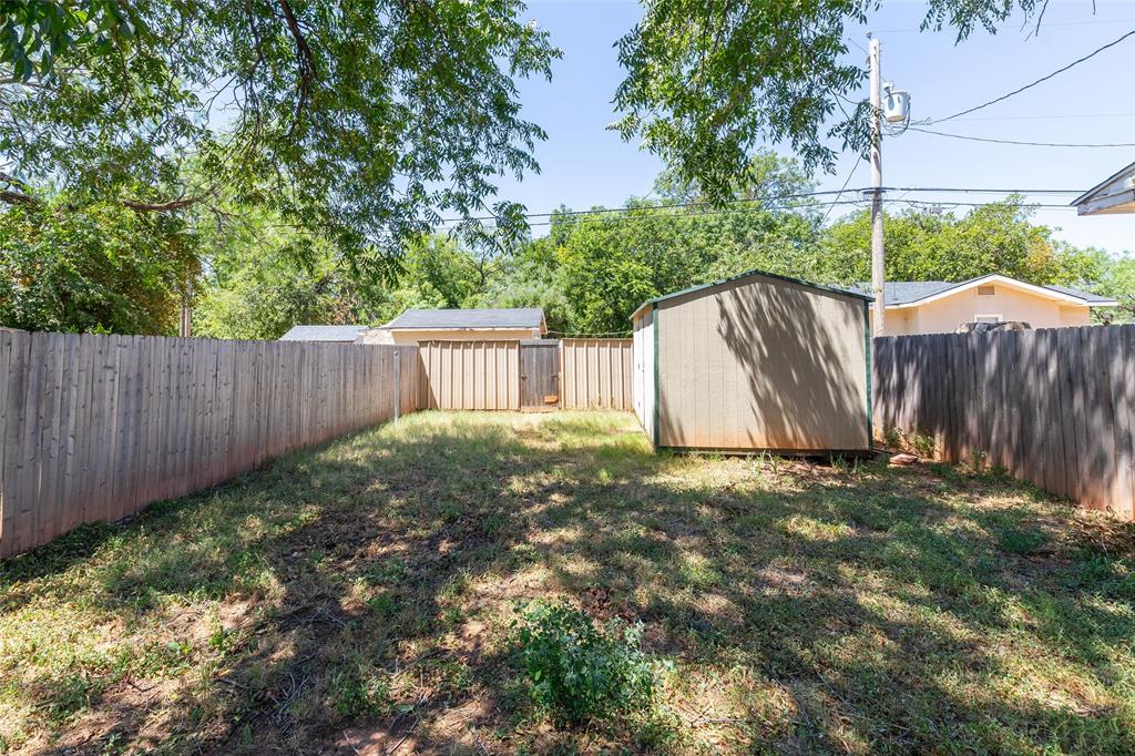 1010 Albany Street Property Photo 18
