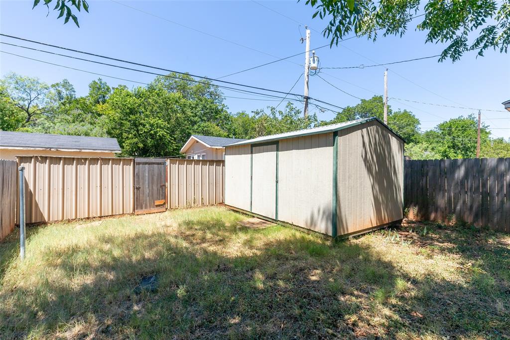 1010 Albany Street Property Photo 19