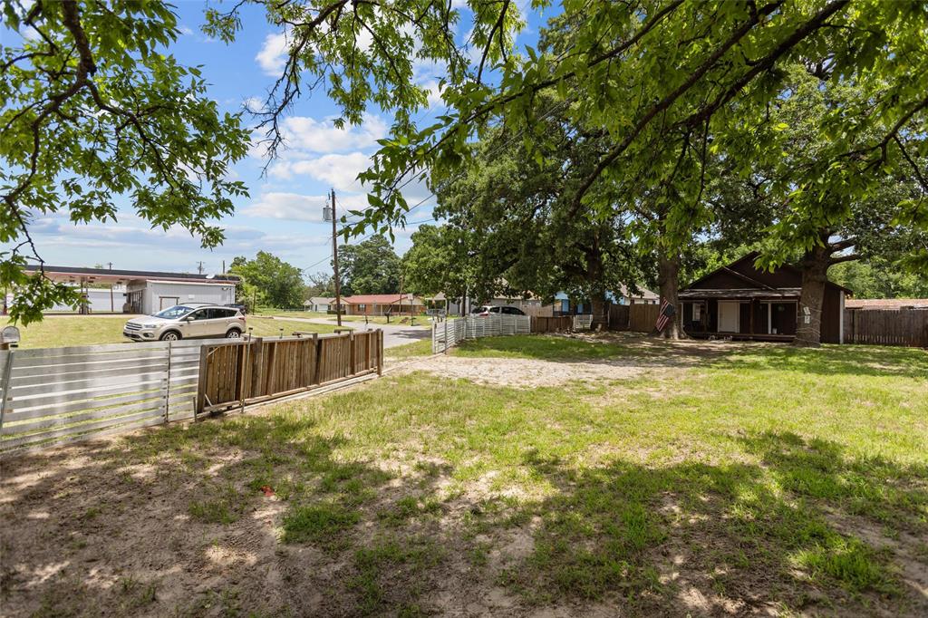 606 N Needmore Street Property Photo 1