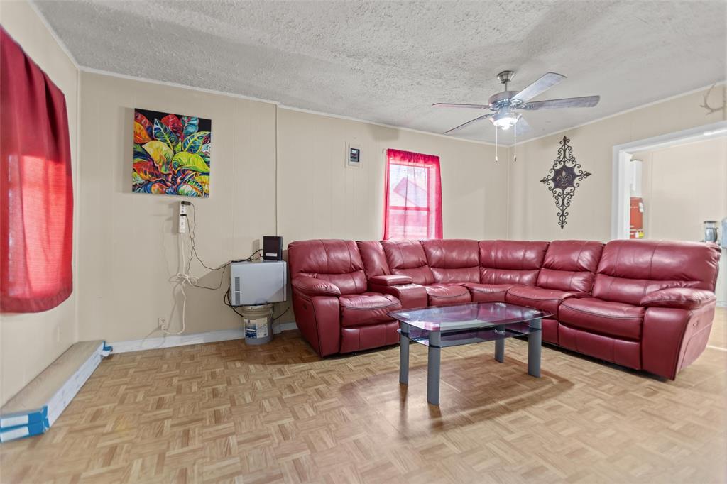 606 N Needmore Street Property Photo 8