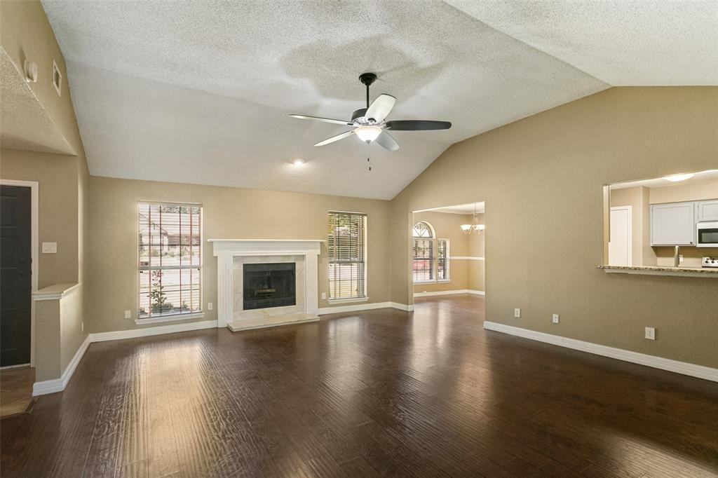 928 Ledgemont Drive Property Photo 3