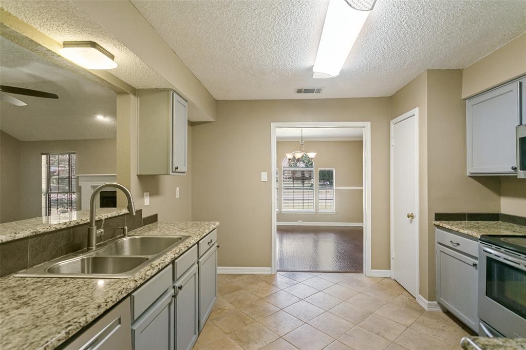928 Ledgemont Drive Property Photo 4