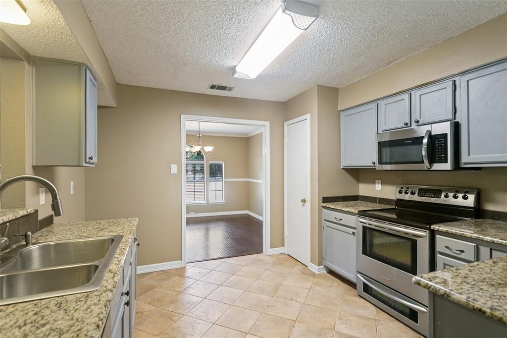 928 Ledgemont Drive Property Photo 12