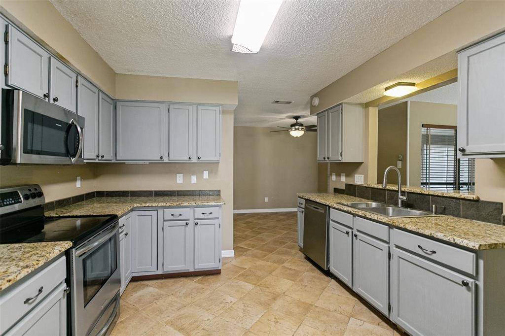 928 Ledgemont Drive Property Photo 13