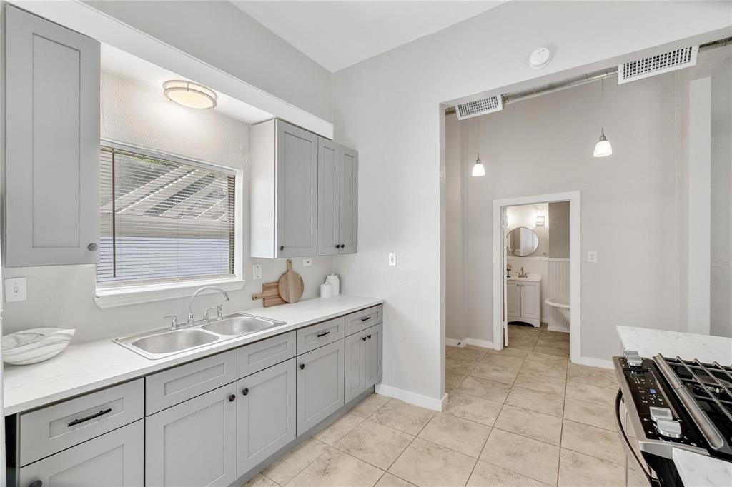 4630 Junius Street Property Photo 6
