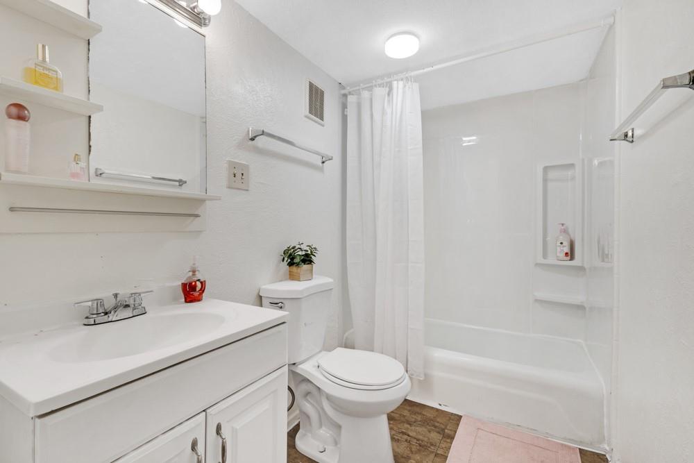 1404 Sombre Vista Drive Property Photo 15