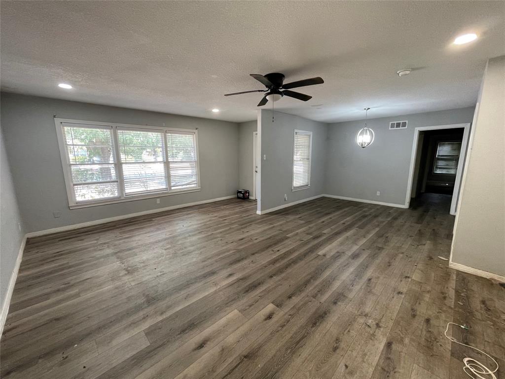 4340 Cummings Drive Property Photo 3