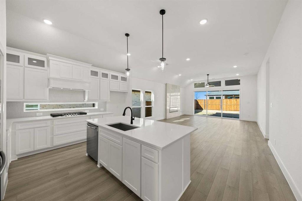 6317 Muller Creek Drive Property Photo 8