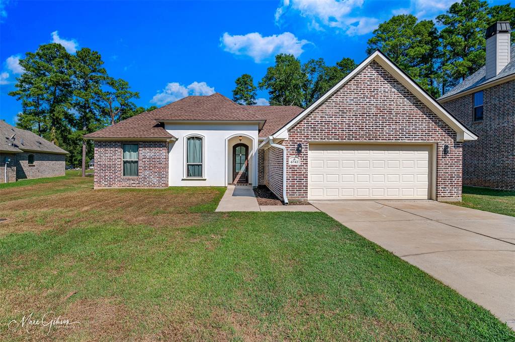 6742 Oasis Drive Property Photo 1