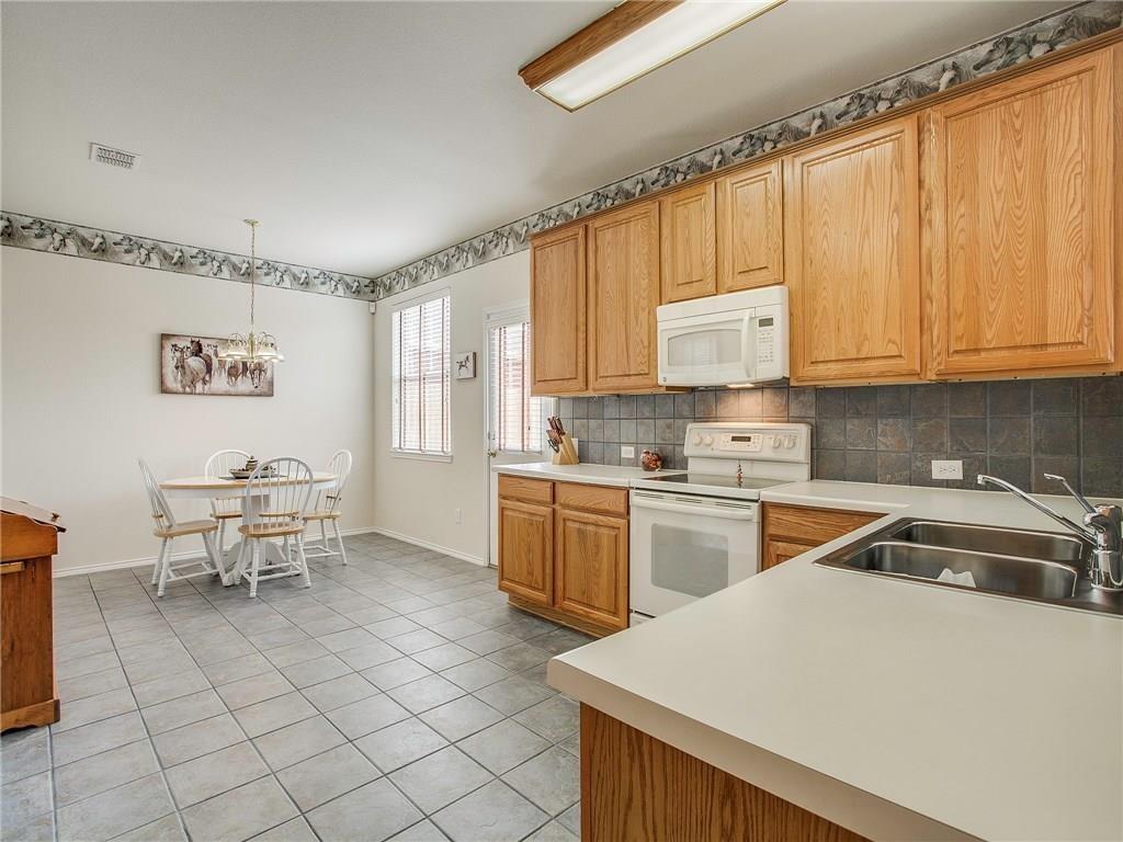 3104 Deleon Drive Property Photo 8