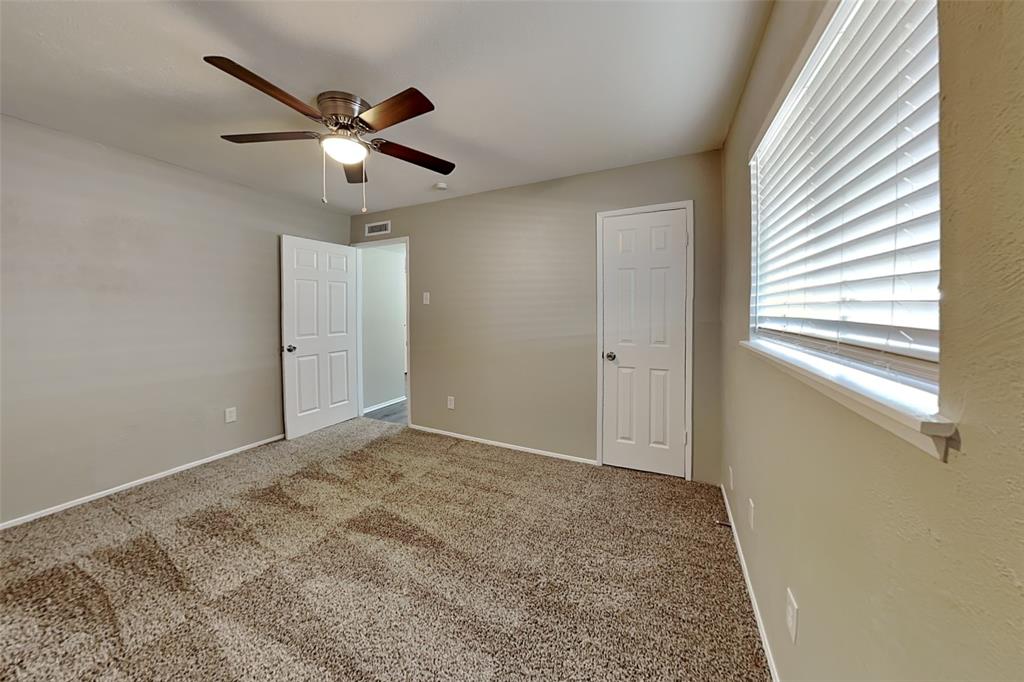 941 Whitehall Drive Property Photo 11