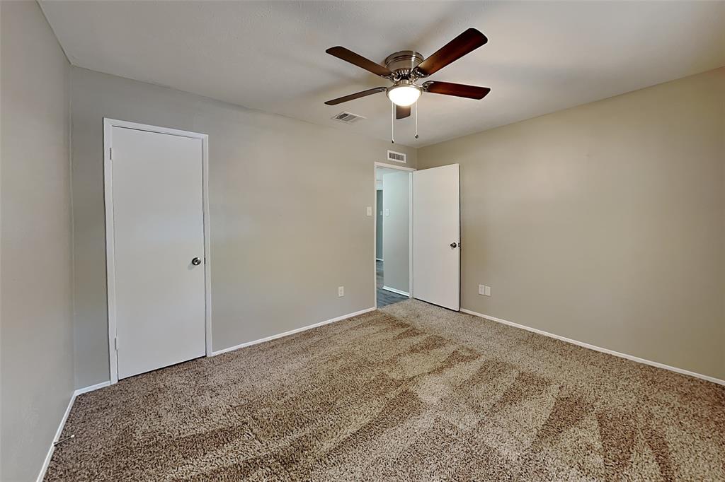 941 Whitehall Drive Property Photo 12