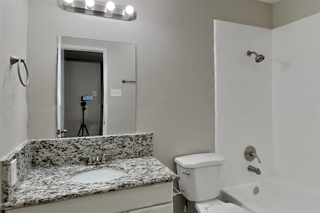 941 Whitehall Drive Property Photo 14