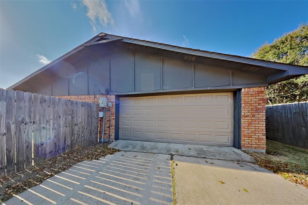 941 Whitehall Drive Property Photo 16
