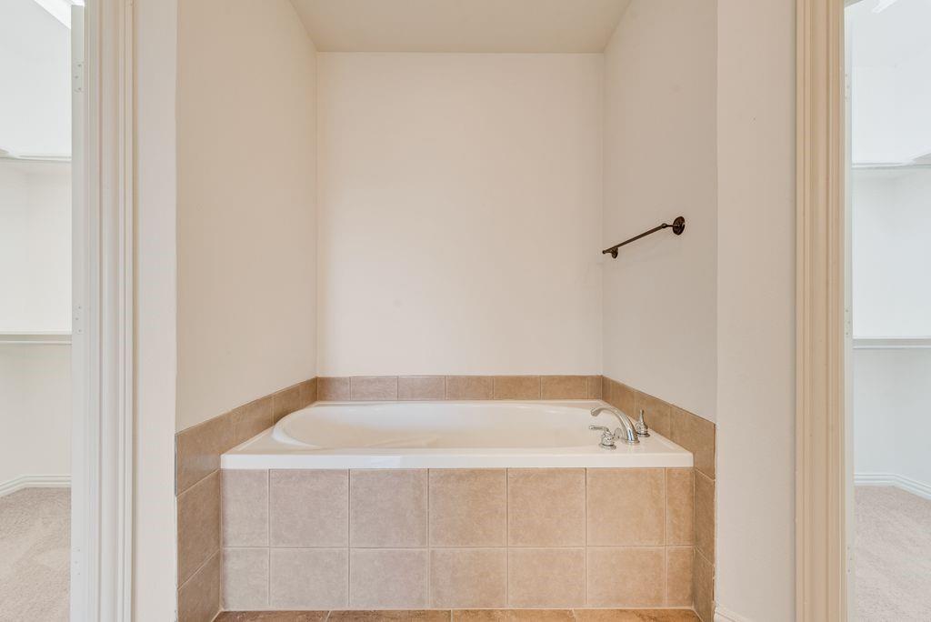 1201 Northwood Lane Property Photo 11