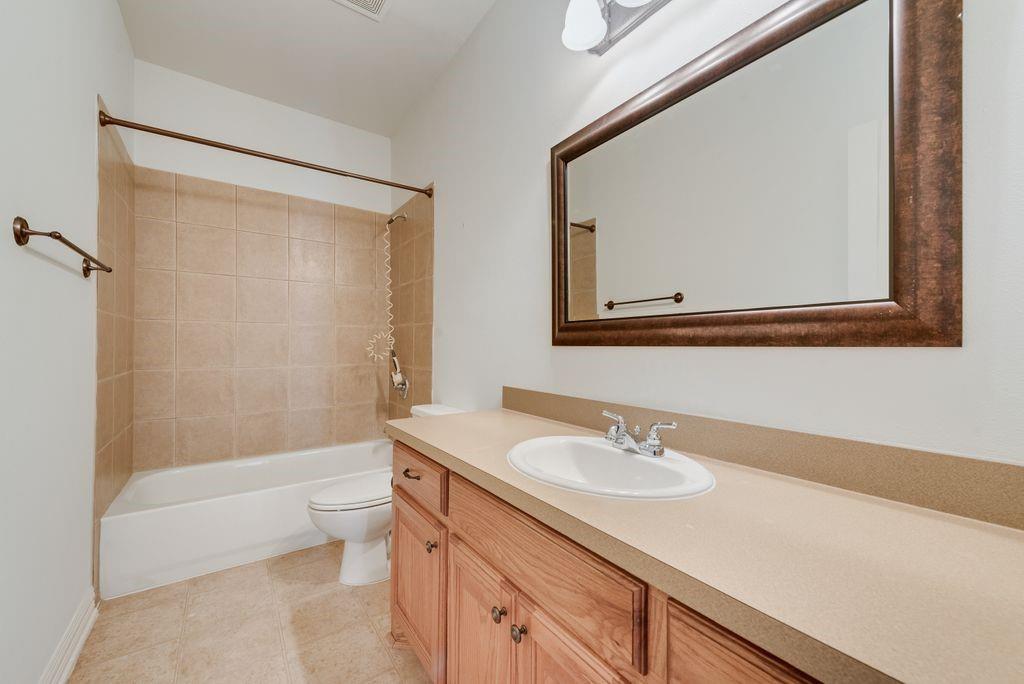 1201 Northwood Lane Property Photo 13