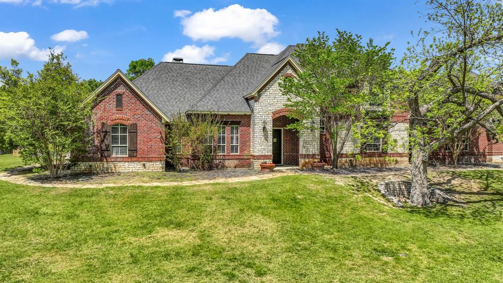1555 Hunterglenn Drive Property Photo 3