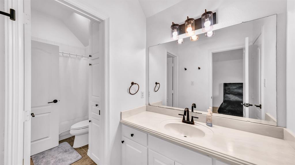 1555 Hunterglenn Drive Property Photo 12