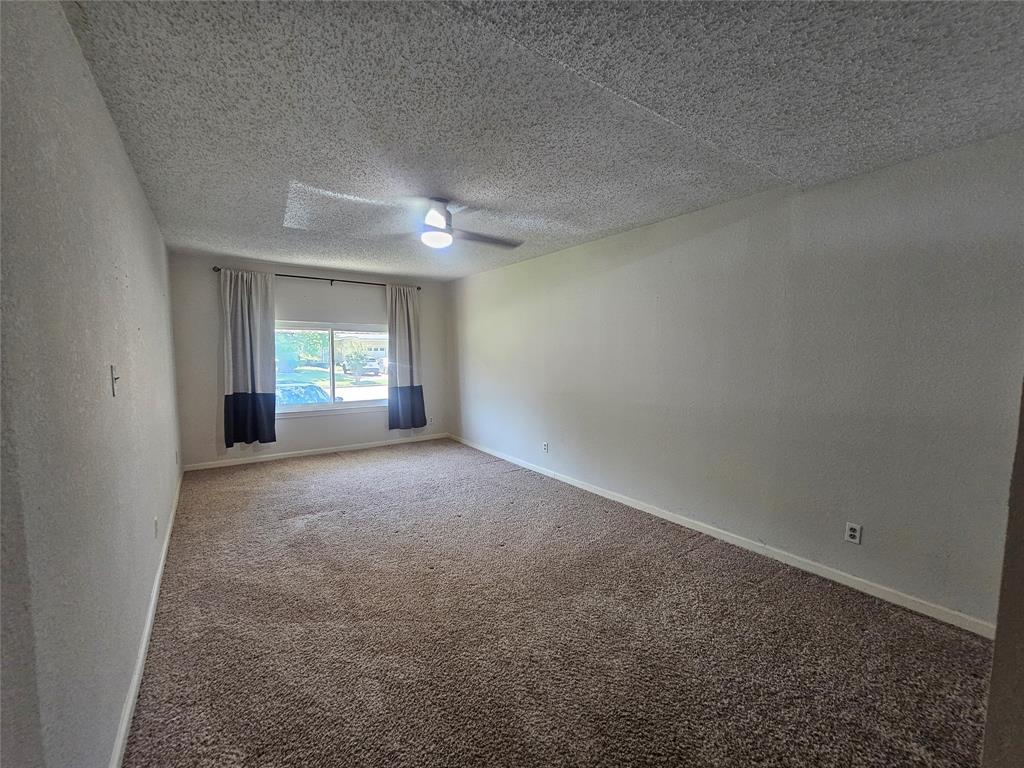 3115 Dahlia Drive Property Photo 6