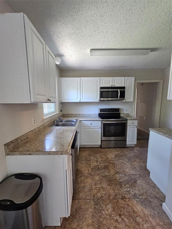 3115 Dahlia Drive Property Photo 9