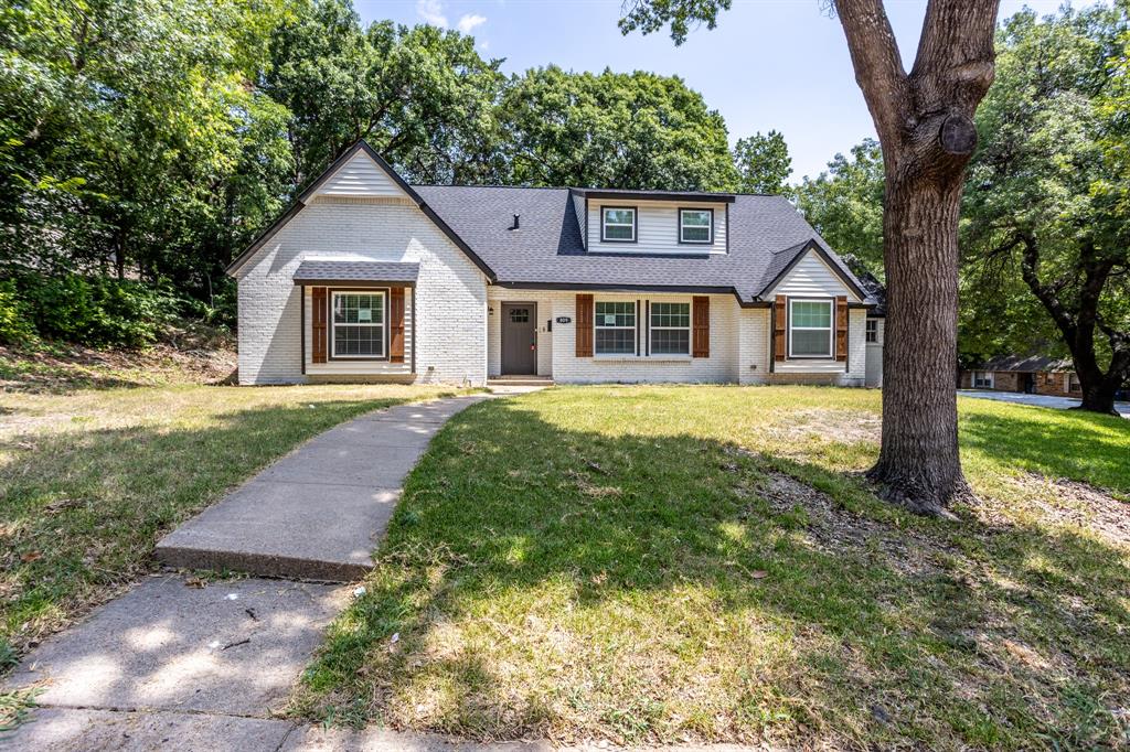 809 Wood River Road Property Photo 1