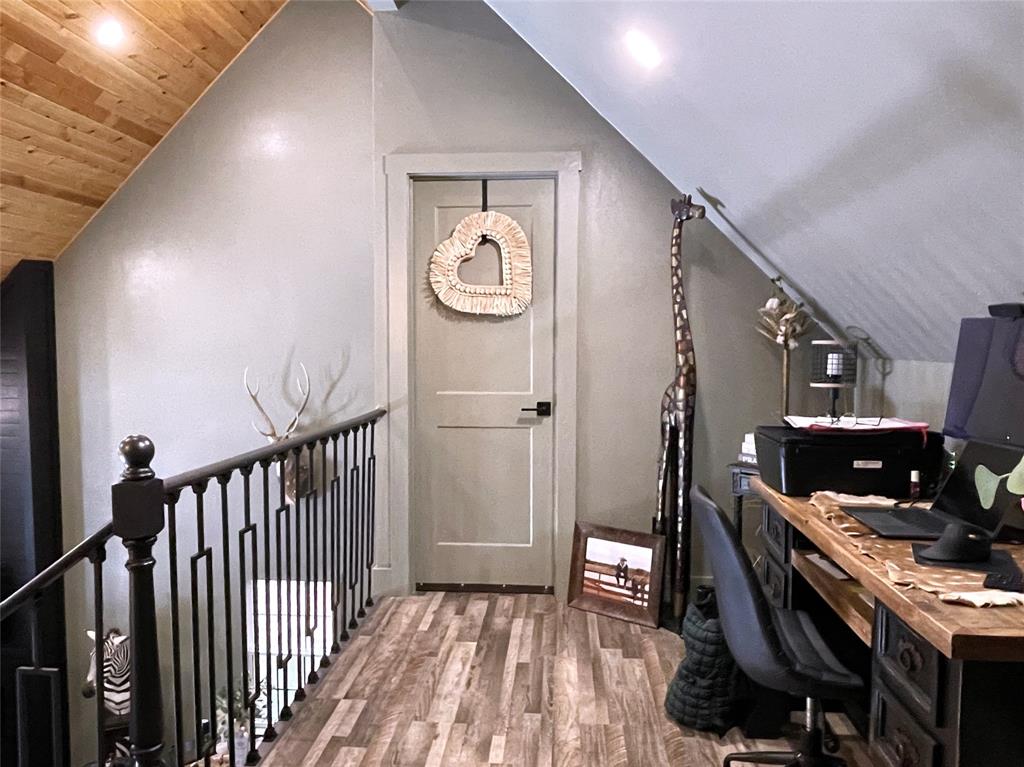 201 Man-o-war Property Photo 6