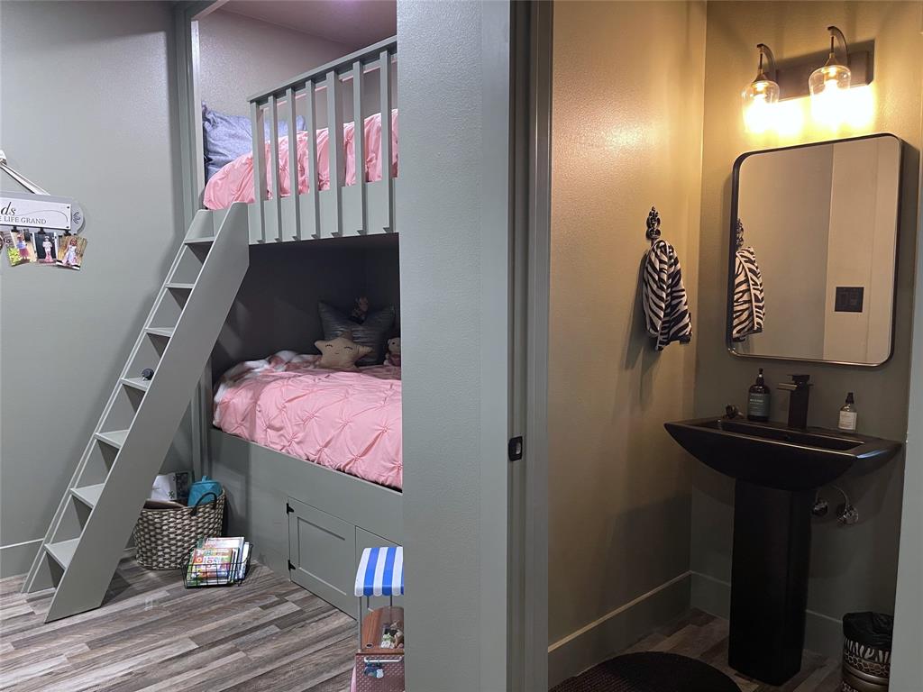 201 Man-o-war Property Photo 28