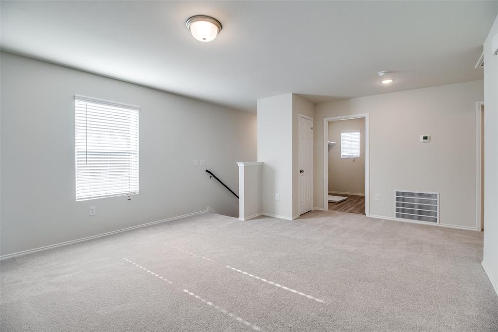 337 Glenwick Lane Property Photo 10