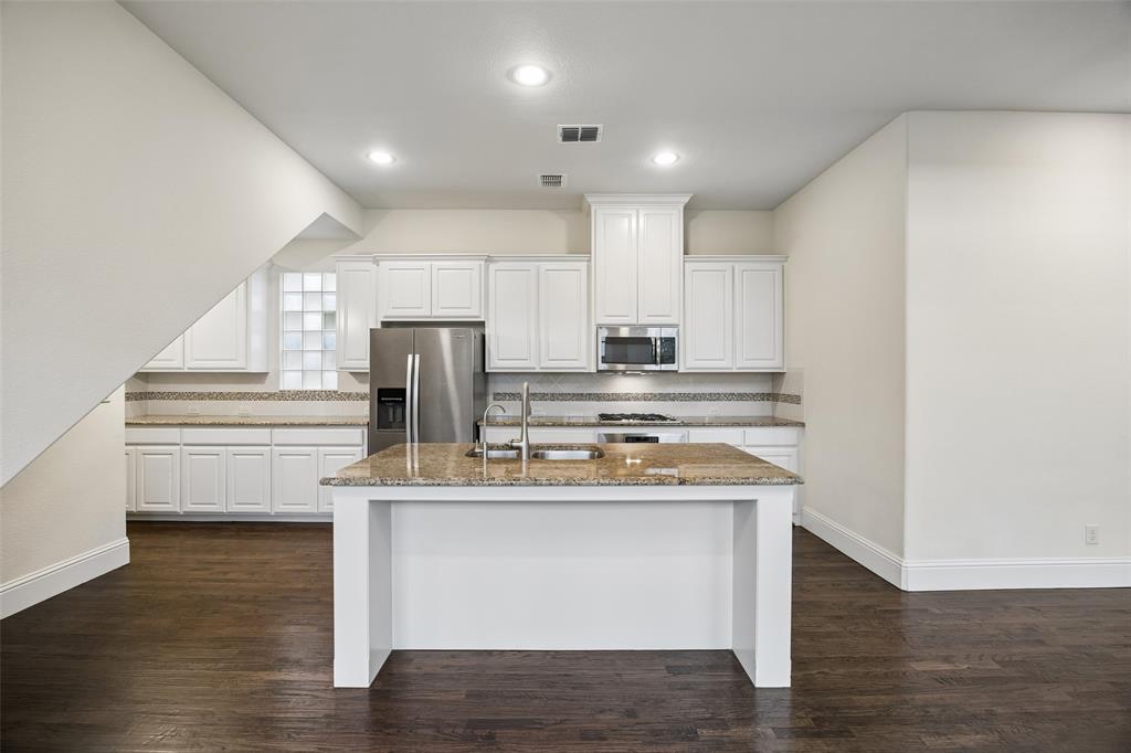 779 Cameron Court Property Photo 14