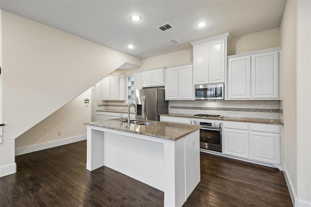 779 Cameron Court Property Photo 15