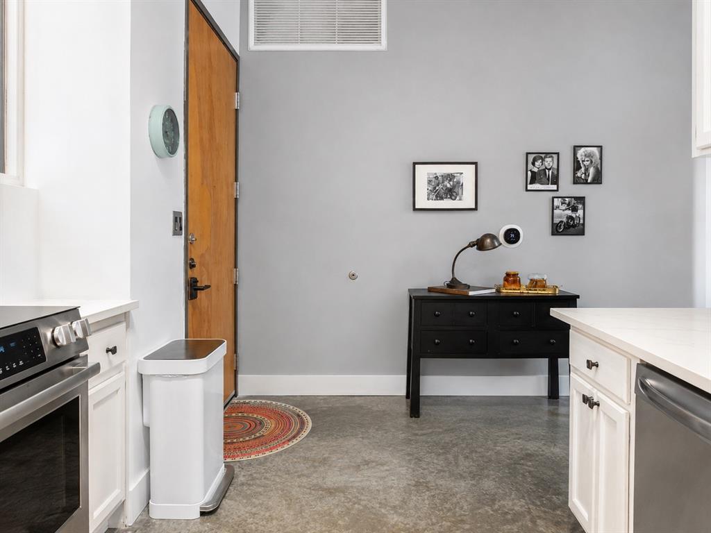 2502 Live Oak Street 322 Property Photo 6